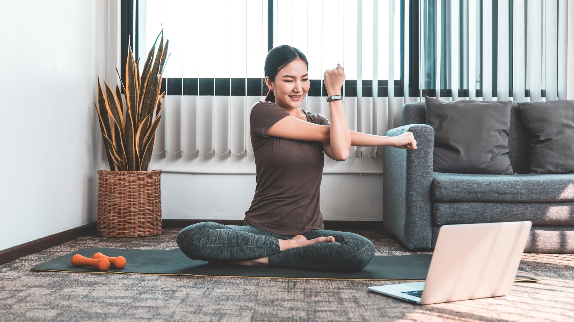 How to Ensure You Have an Authentic Teacher’s Certificate for Teaching Yoga Online