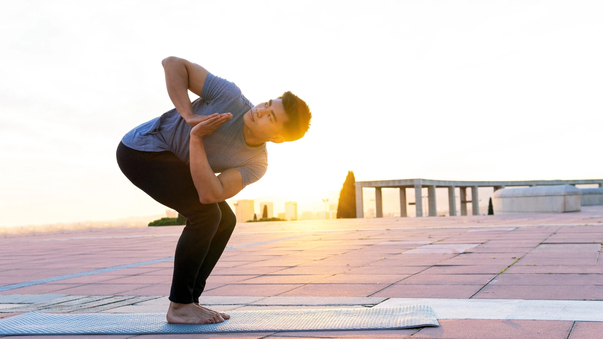 Parivrtta Utkatasana