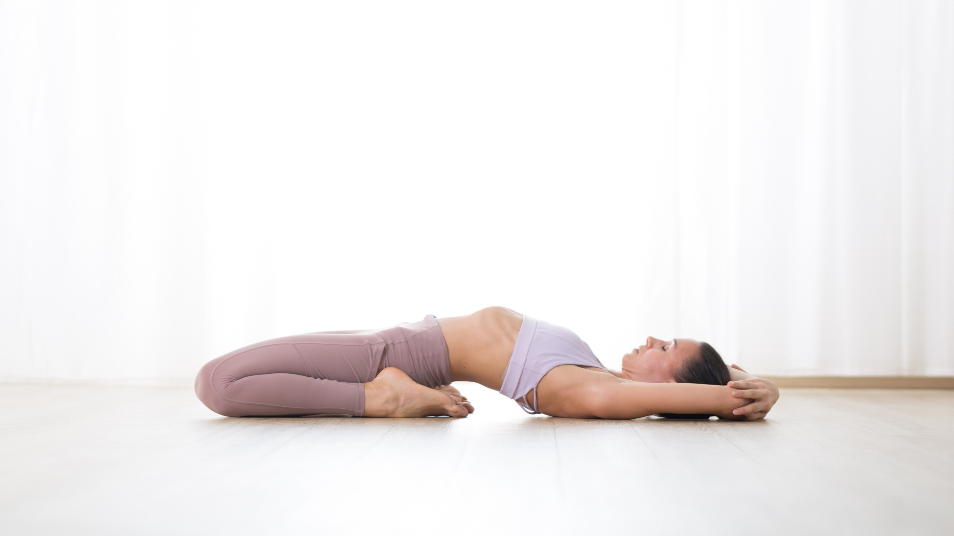Box with arm extension pose yoga workout outline - Stock Illustration  [74965648] - PIXTA
