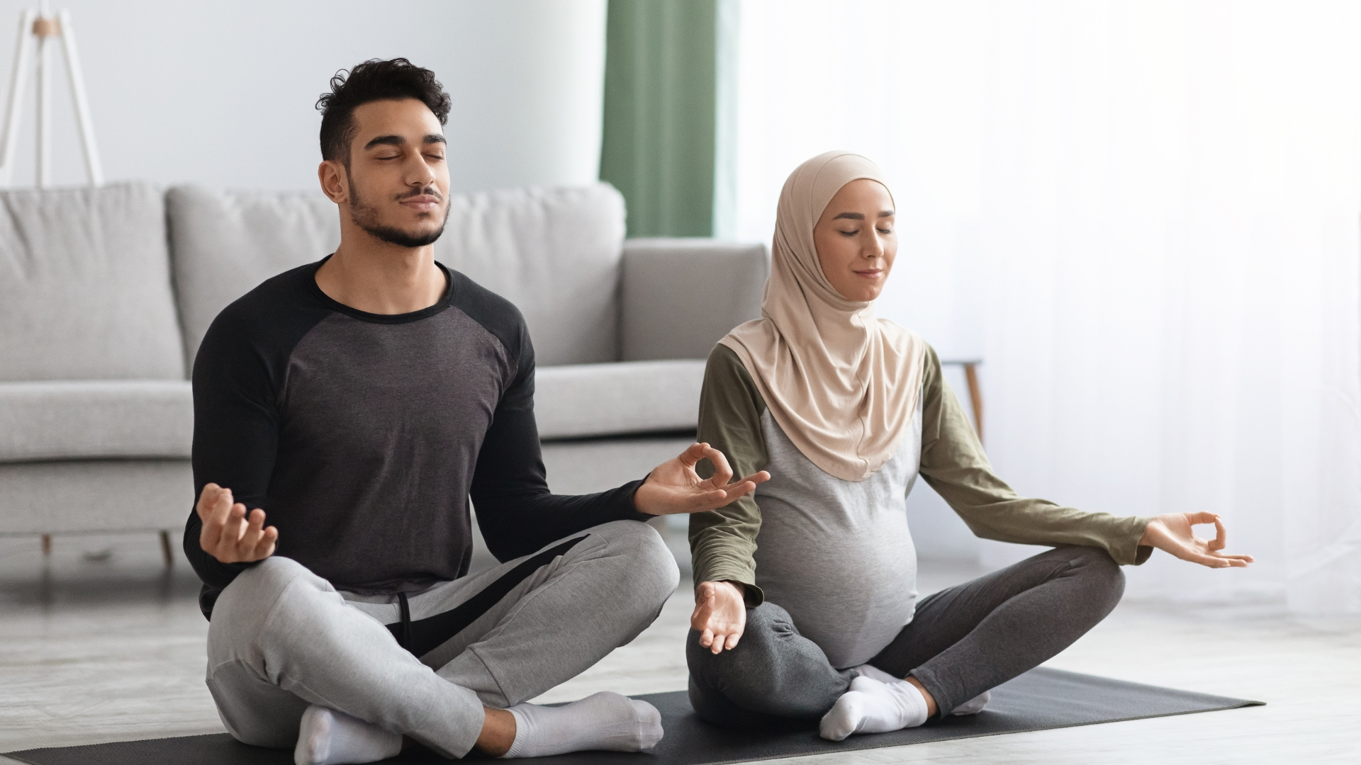 You are currently viewing Can Partners Join Pregnancy Yoga Sessions?