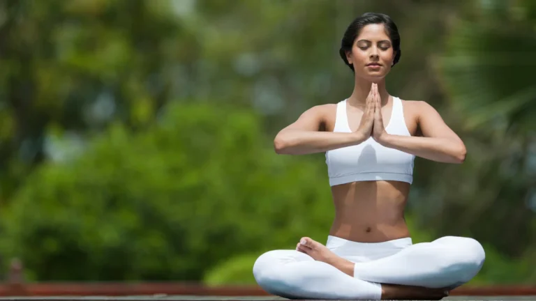 Read more about the article 5 Simple Yoga Poses Anyone Can Do at Home