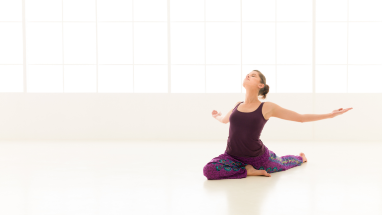 Read more about the article 7 Reasons Why Online Yoga Classes Are Perfect for Beginners